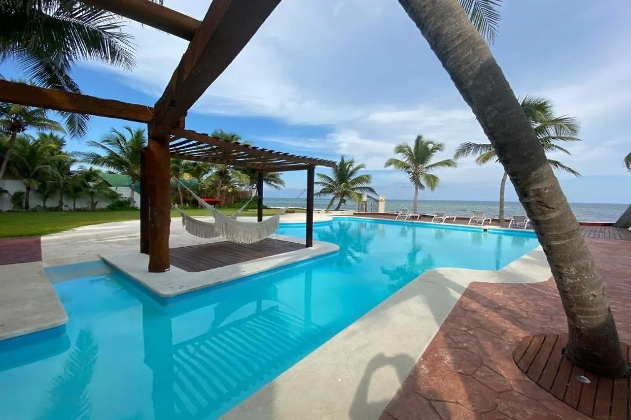 Casa del Puerto by MIJ - Beachfront Hotel Puerto Morelos Messico
